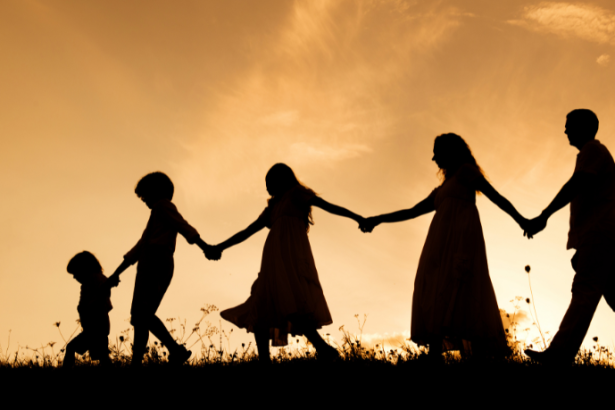 Alfredo Moreira Filho reflete sobre como valores transmitidos entre gerações influenciam decisões, moldam trajetórias pessoais e ajudam a construir perspectivas de futuro.